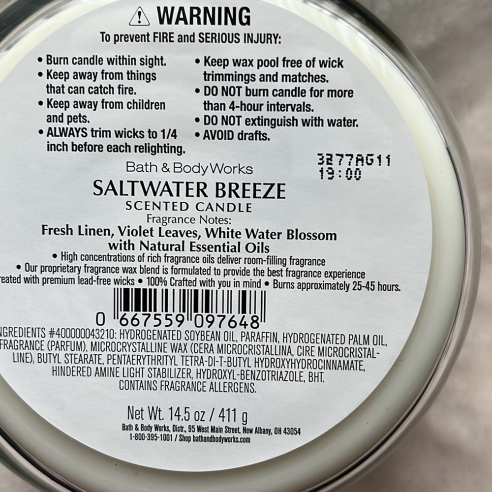 Bath & Body Works Saltwater Breeze Candle - Picture 3 of 3